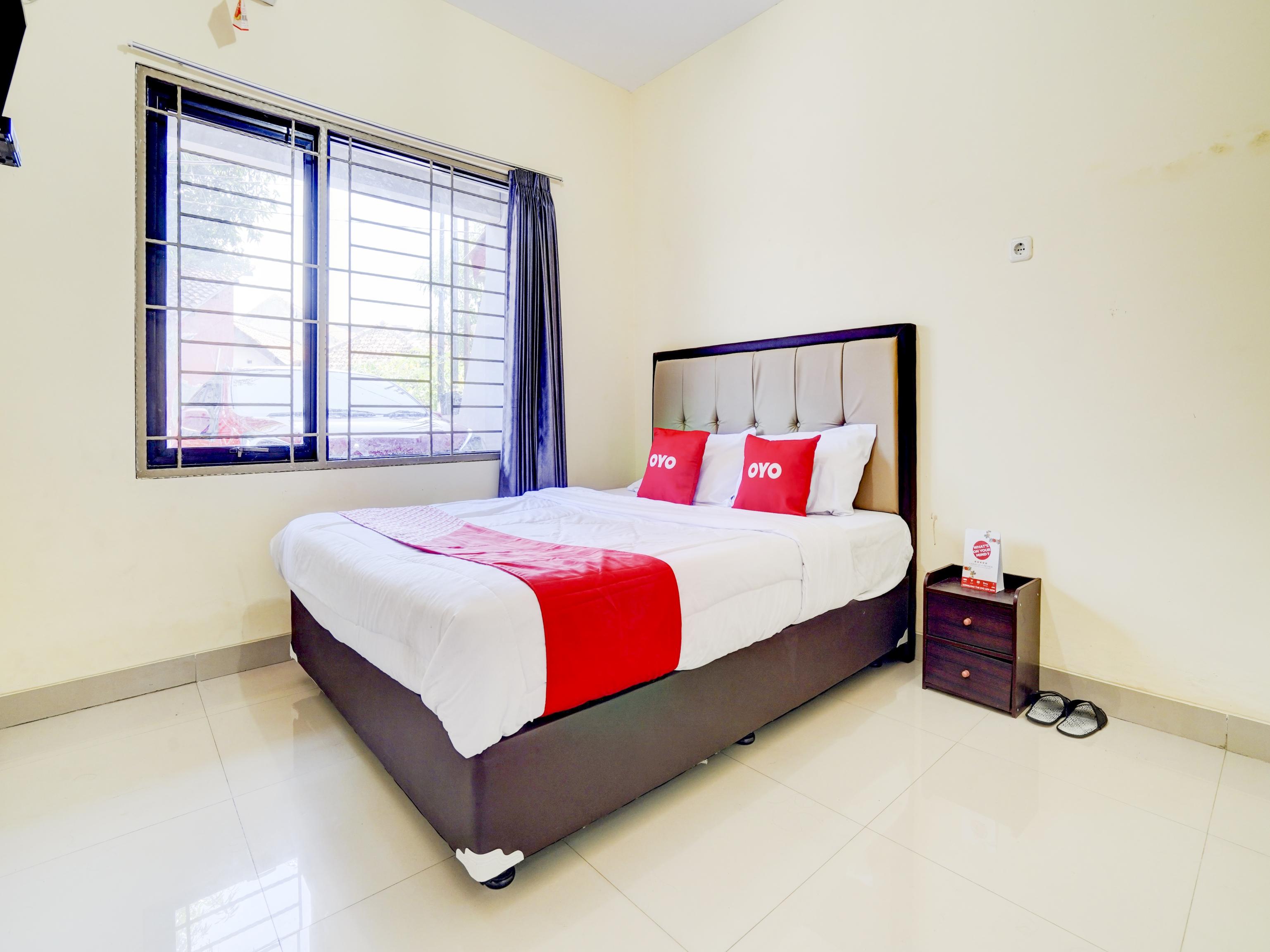 Oyo 90052 Star House Cirebon Exterior foto