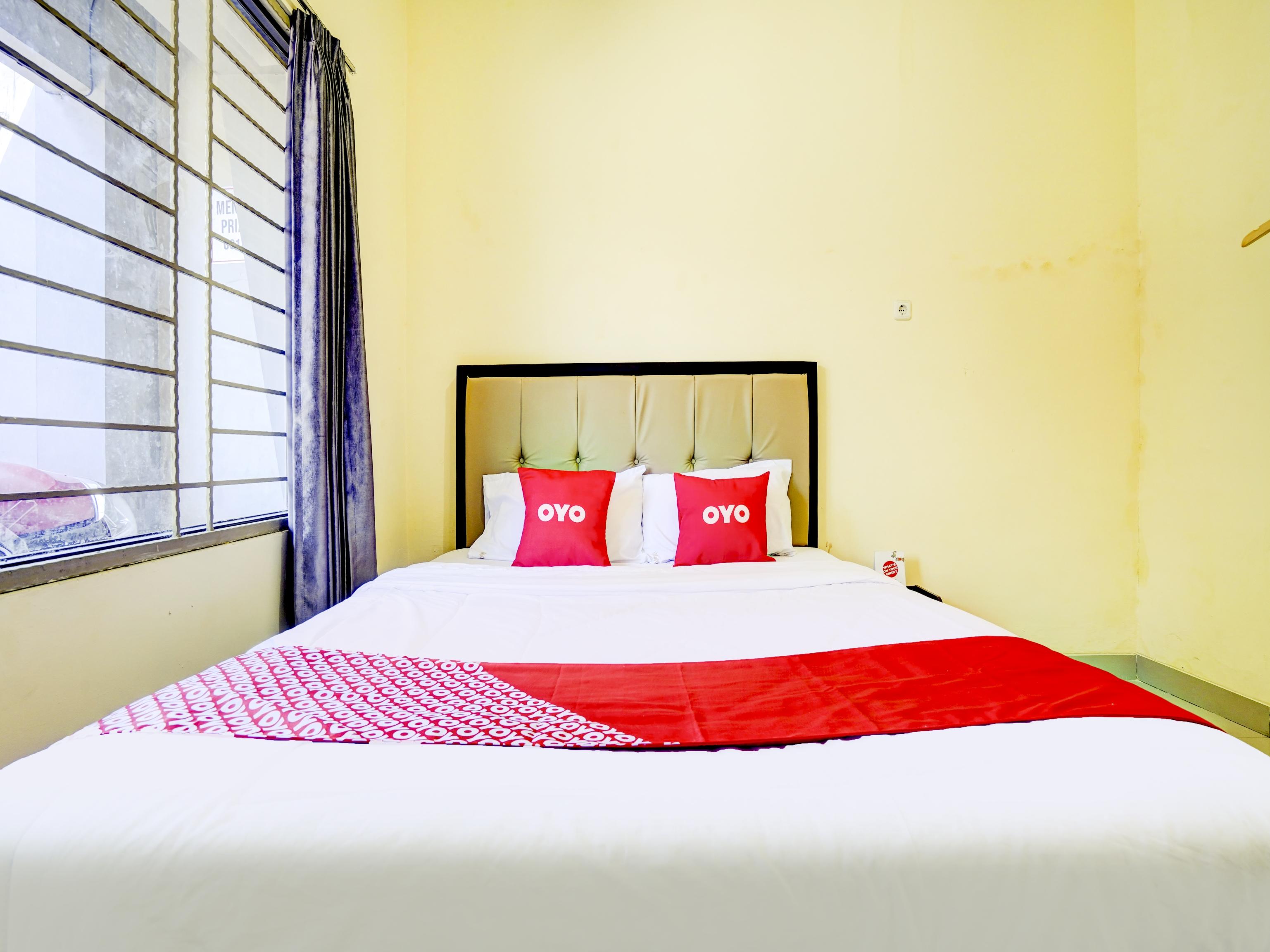 Oyo 90052 Star House Cirebon Exterior foto
