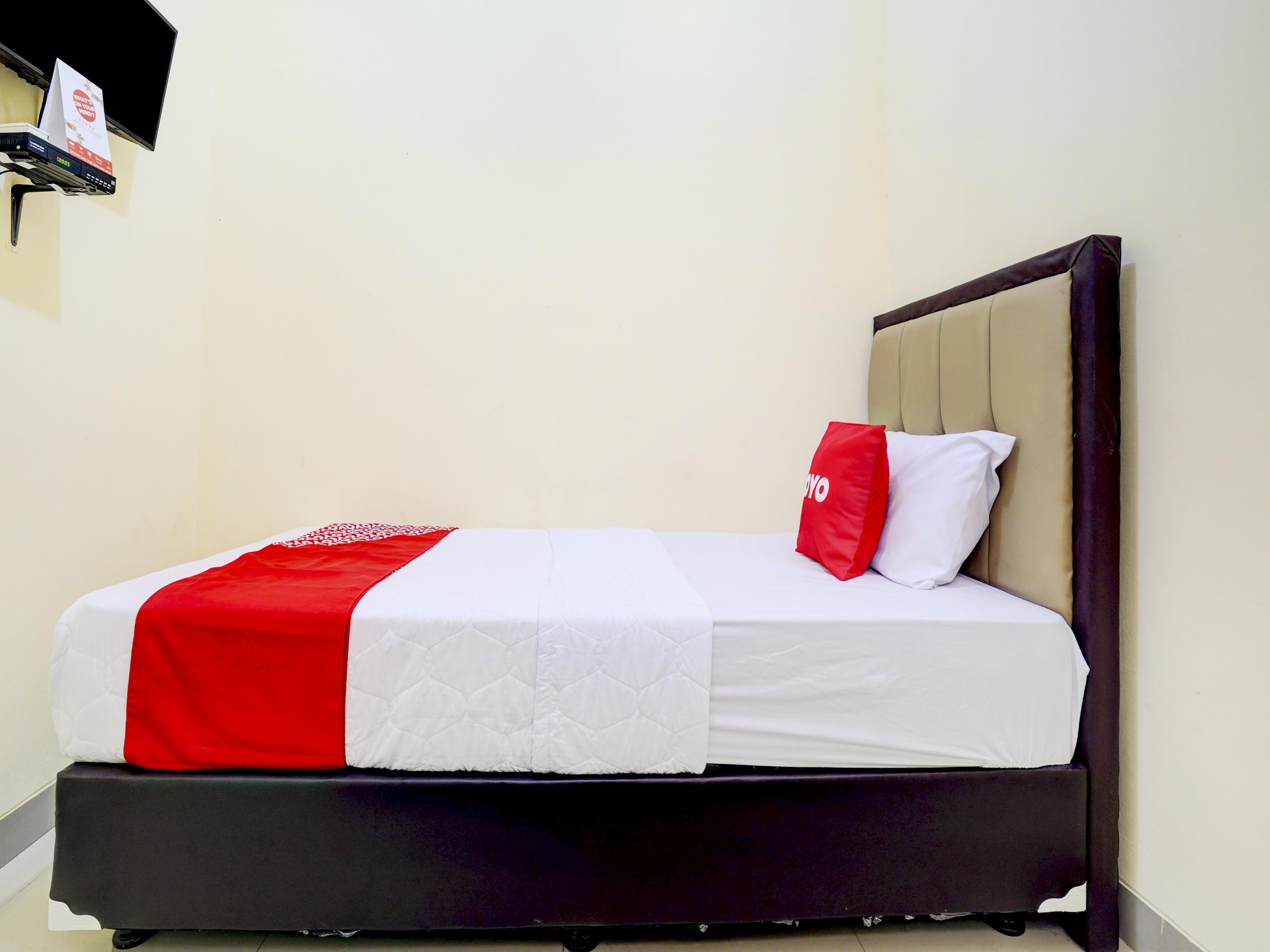 Oyo 90052 Star House Cirebon Exterior foto